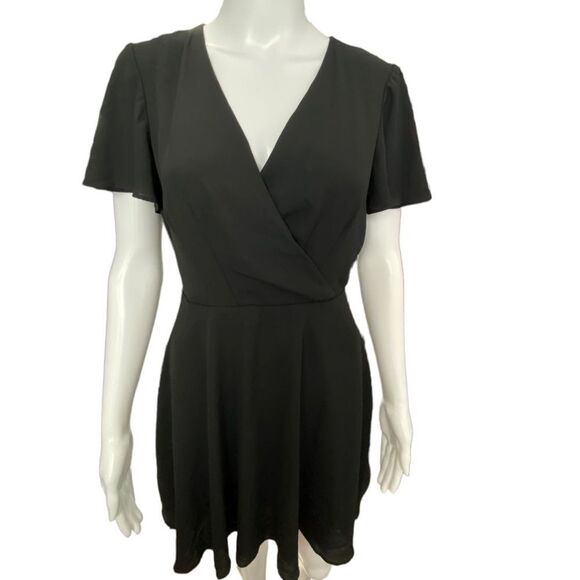 Express Surplice Fit and Flare Dress Womens Size 8 Black V Neck - Picture 2 of 8